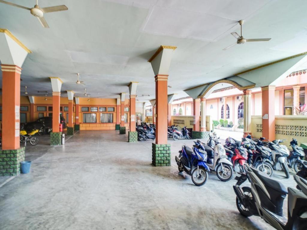 Oyo 1140 Hotel Tresya Tanjung Balai Tanjungbalai Екстер'єр фото