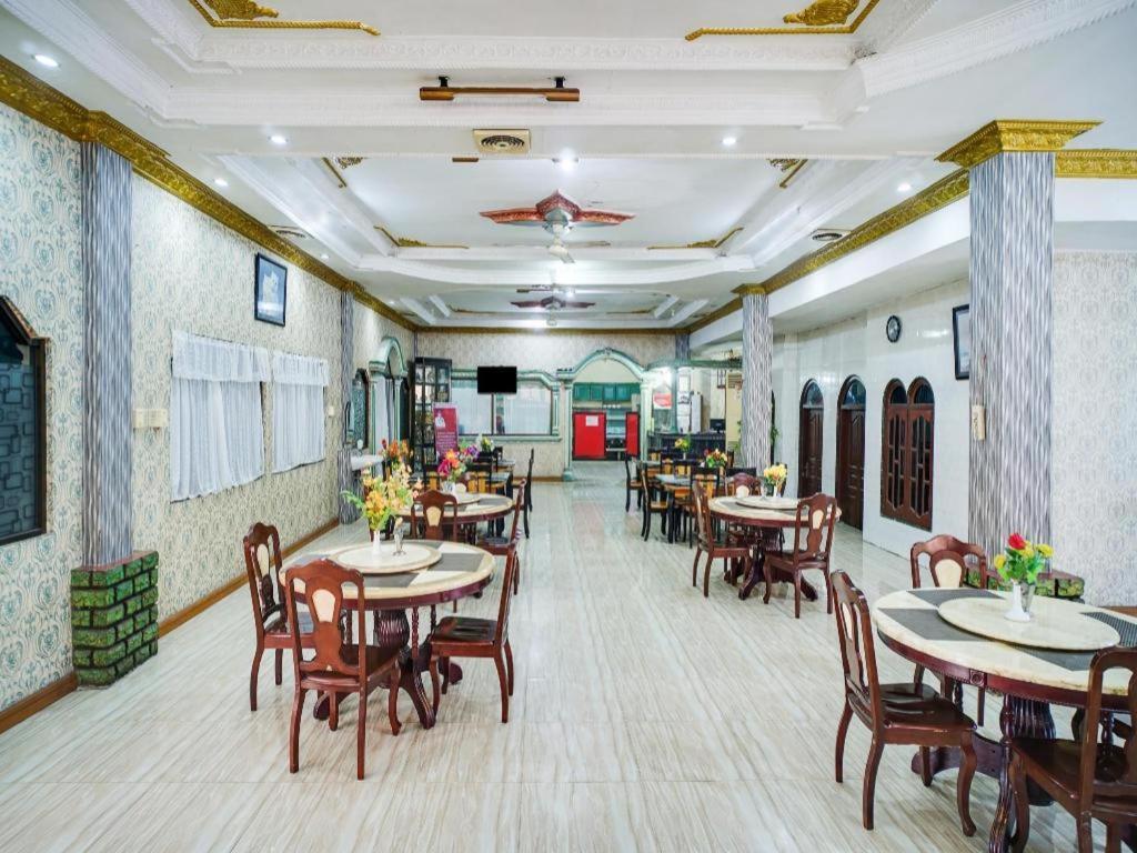 Oyo 1140 Hotel Tresya Tanjung Balai Tanjungbalai Екстер'єр фото